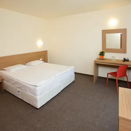 Hotel Jeravi Club 4*