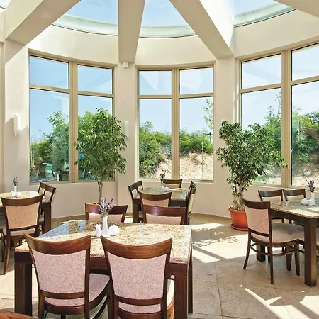 Jeravi Club 4*