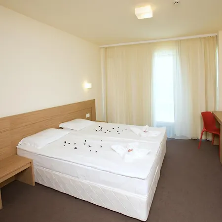 Hotel Jeravi Club