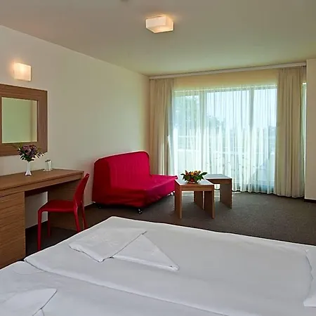 Hotel Jeravi Club