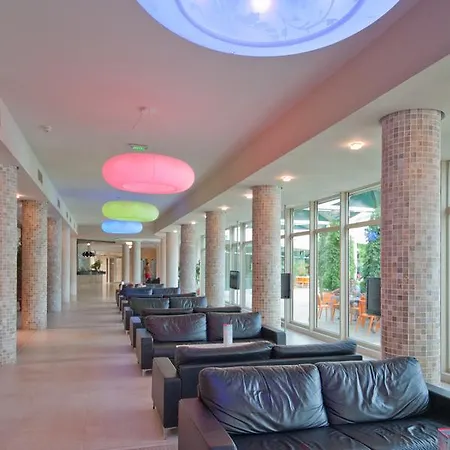 酒店 Jeravi Club 4*