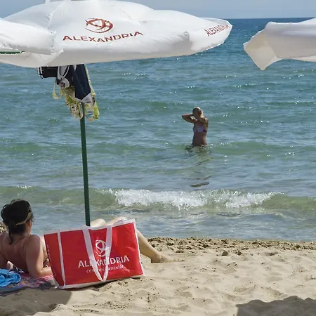 酒店 Jeravi Club 4*